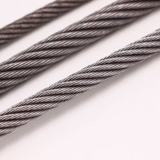 Cuerda de alambre de acero inoxidable galvanizado recubierto de plástico al por mayor de fábrica de cables de acero